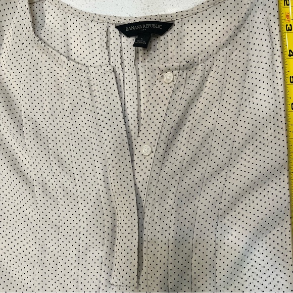 Banana Republic Sleeveless Black and Cream Pockadot Blouse Ladies L Large - Picture 3 of 7
